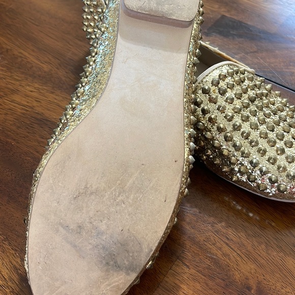 Never worn COPY - Steve Madden size 10 Gold sparkle with gold spikes flat shoes - Picture 4 of 4